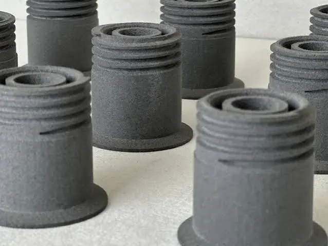 Small batch of repeated threaded cylindrical additive manufactured parts